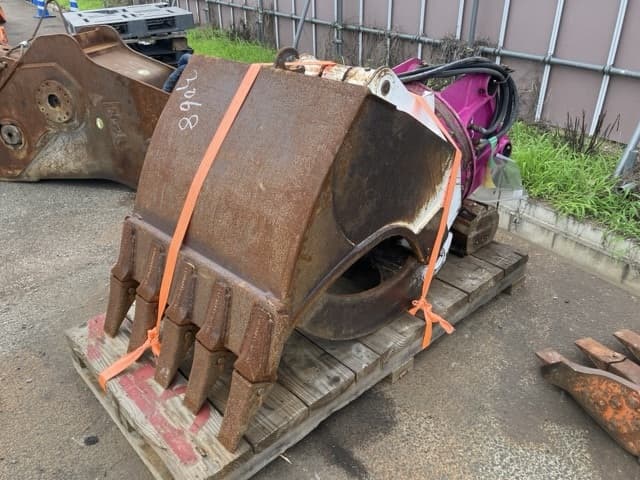Bucket — Auction (lot 8451-3068)