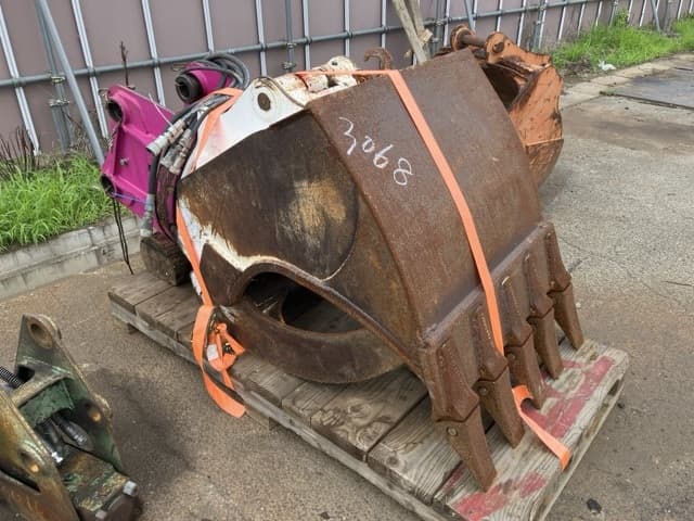 Bucket — Auction (lot 8451-3068)