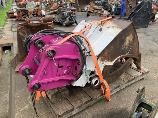 Bucket — Auction (lot 8451-3068)
