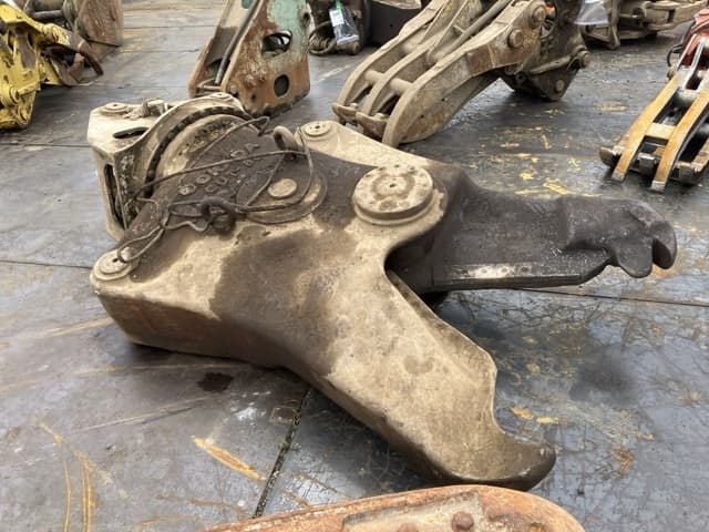 Cutter — Auction (lot 8451-3072)