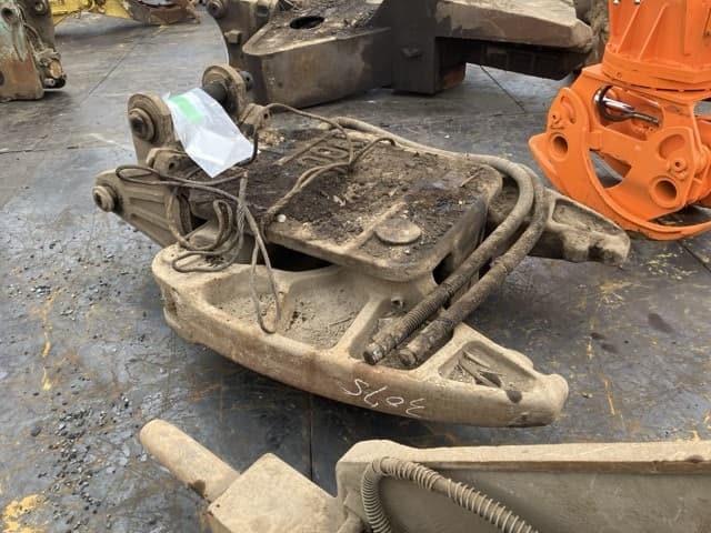 Crusher — Auction (lot 8451-3075)