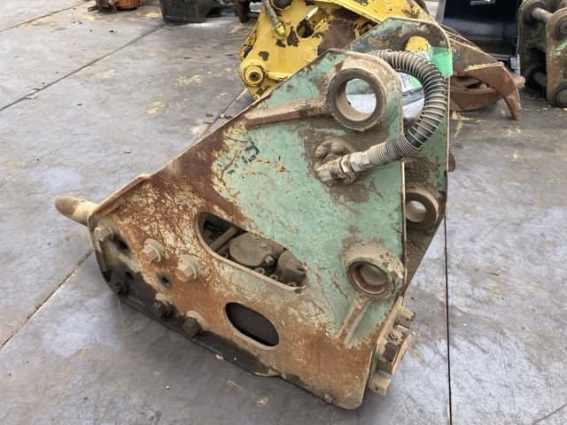 Breaker — Auction (lot 8451-3076)