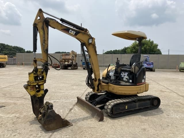 MINI EXCAVATOR — Auction (lot 8451-31)