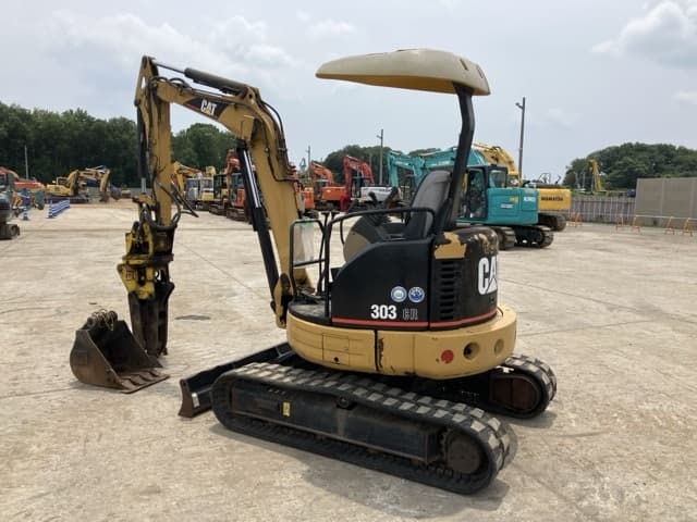 MINI EXCAVATOR — Auction (lot 8451-31)