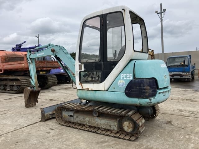 MINI EXCAVATOR — Auction (lot 8451-310)