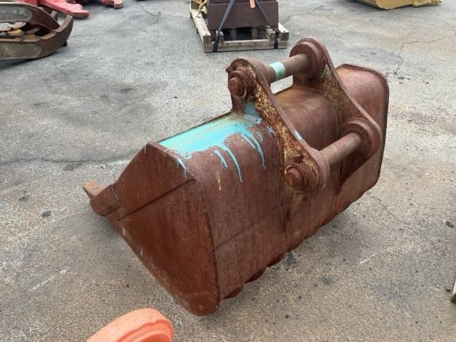 Bucket — Auction (lot 8451-3119)