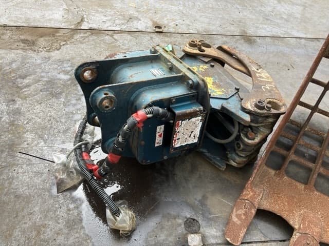 GRAPPLE — Auction (lot 8451-3135)