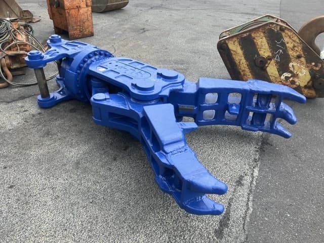 Crusher — Auction (lot 8451-3156)