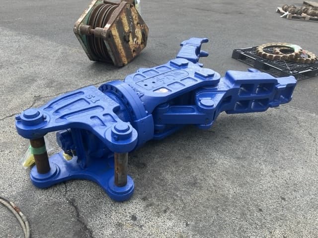 Crusher — Auction (lot 8451-3156)