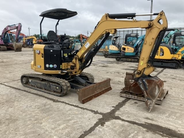 MINI EXCAVATOR — Auction (lot 8451-317)
