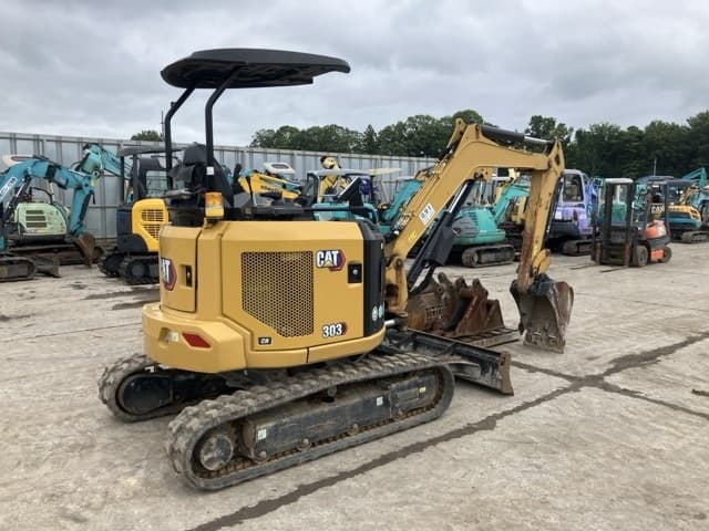MINI EXCAVATOR — Auction (lot 8451-317)
