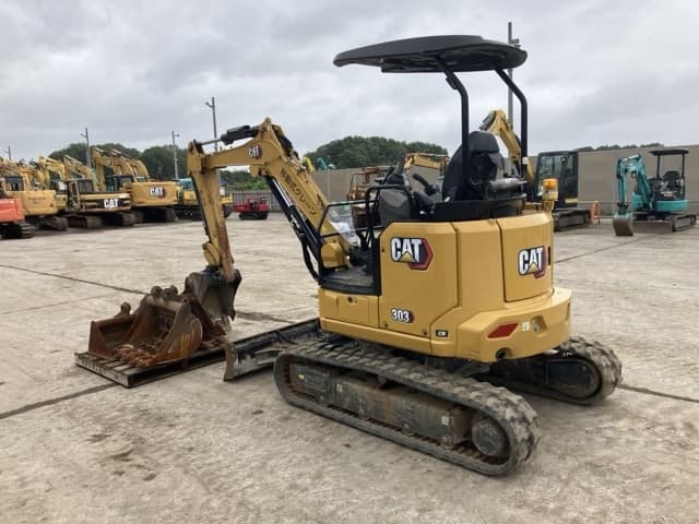 MINI EXCAVATOR — Auction (lot 8451-317)