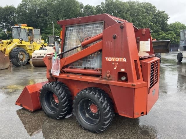 SKID STEER LOADER — Auction (lot 8451-318)