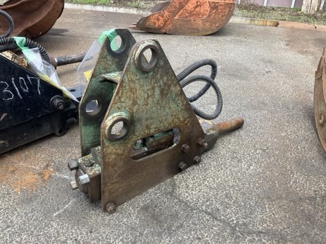 Breaker — Auction (lot 8451-3180)