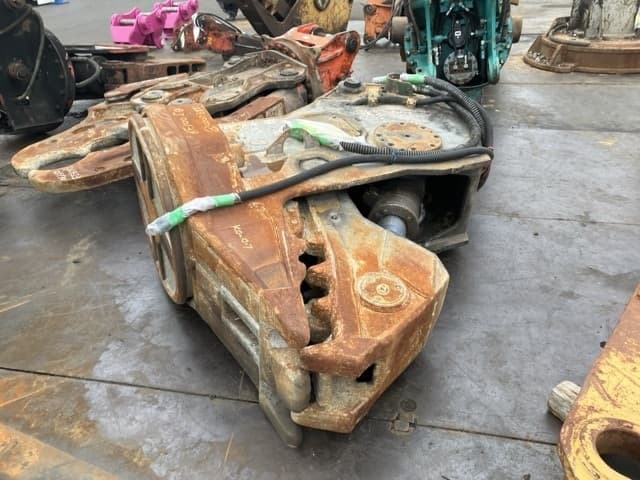 Crusher — Auction (lot 8451-3185)