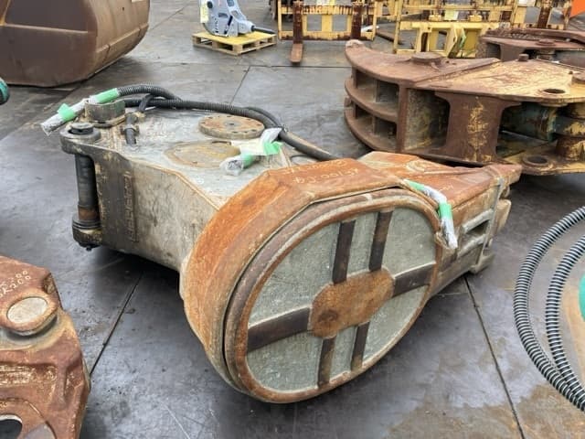 Crusher — Auction (lot 8451-3185)