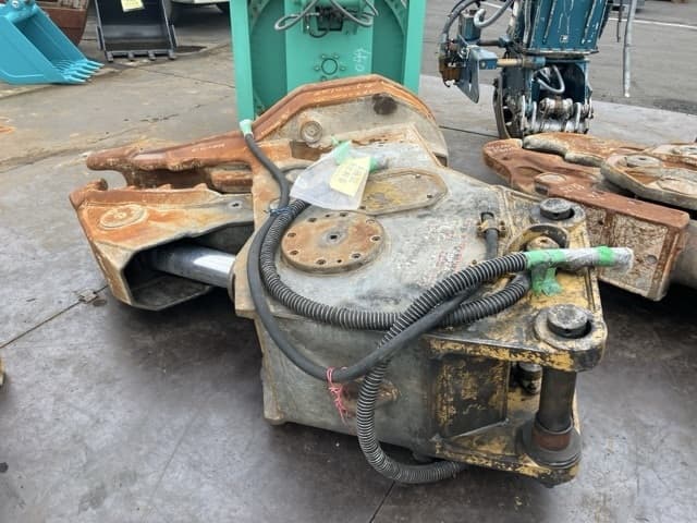 Crusher — Auction (lot 8451-3185)