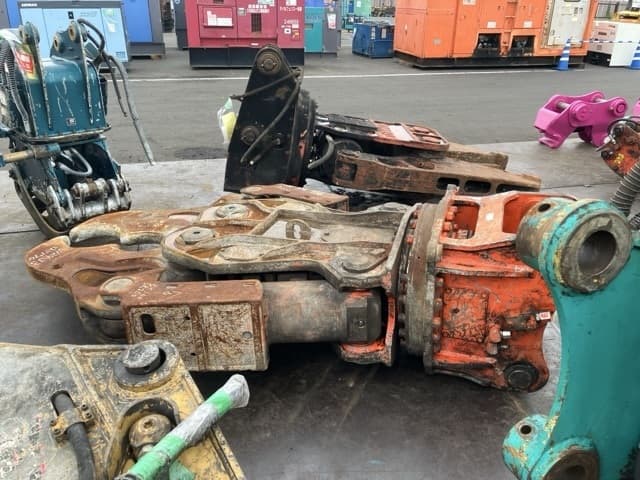 Crusher — Auction (lot 8451-3186)