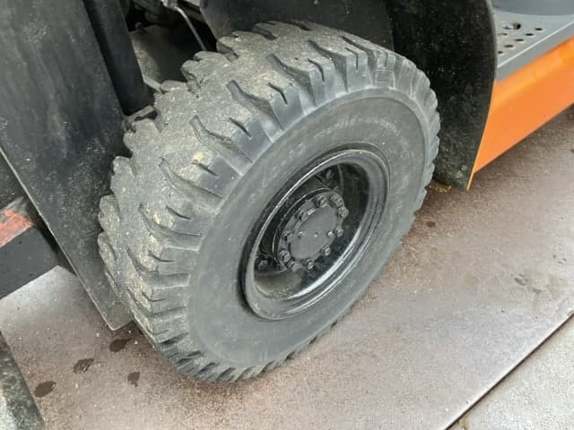 Forklift — Auction (lot 8451-32001)