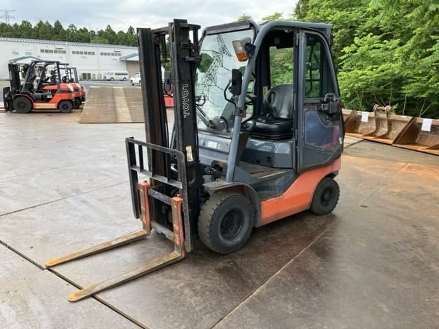 Forklift — Auction (lot 8451-32004)