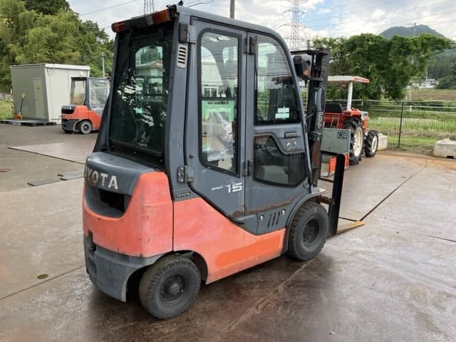 Forklift — Auction (lot 8451-32004)