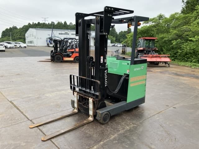 Reach Forklift — Auction (lot 8451-32005)