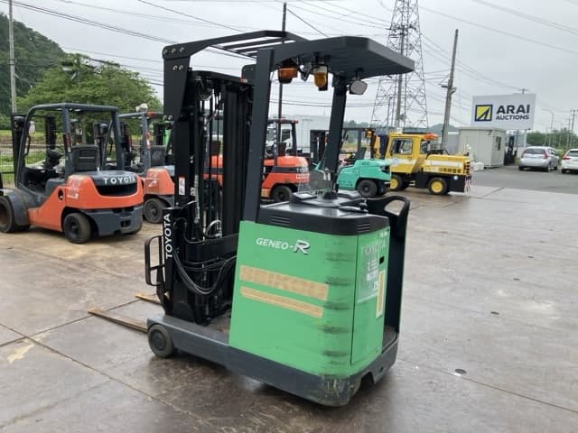 Reach Forklift — Auction (lot 8451-32005)