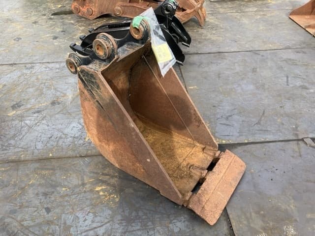 Bucket — Auction (lot 8451-3201)
