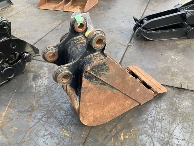 Bucket — Auction (lot 8451-3201)