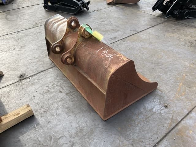 Bucket — Auction (lot 8451-3204)