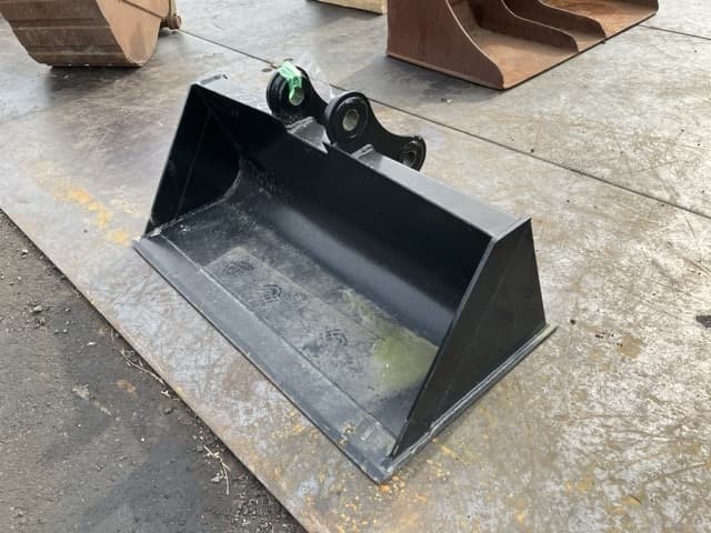 Bucket — Auction (lot 8451-3205)