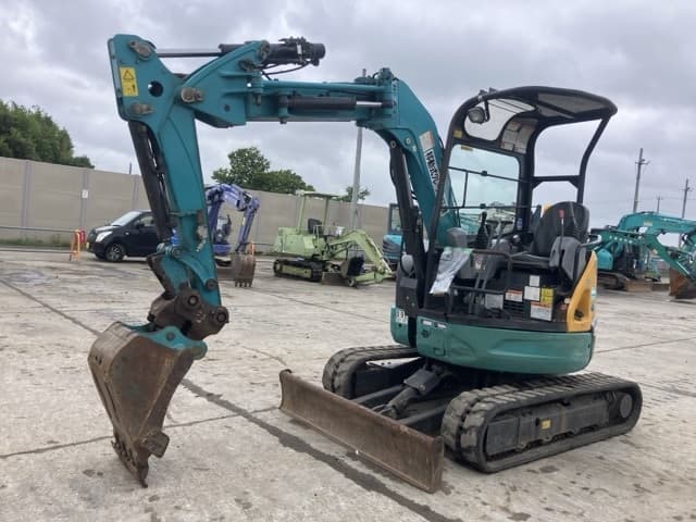 MINI EXCAVATOR — Auction (lot 8451-321)