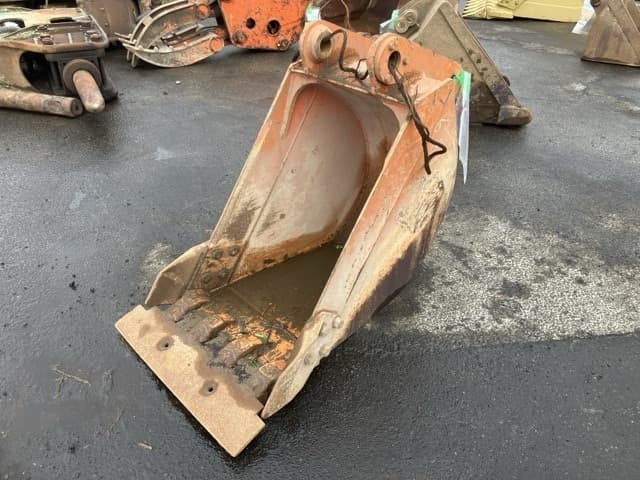 Bucket — Auction (lot 8451-3210)