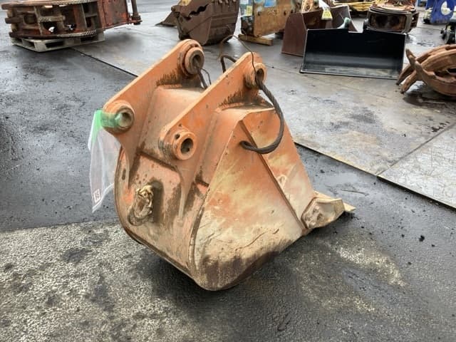 Bucket — Auction (lot 8451-3210)