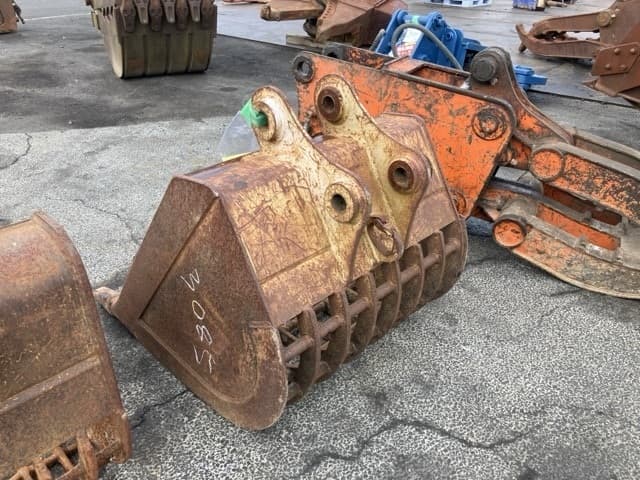 Bucket — Auction (lot 8451-3215)