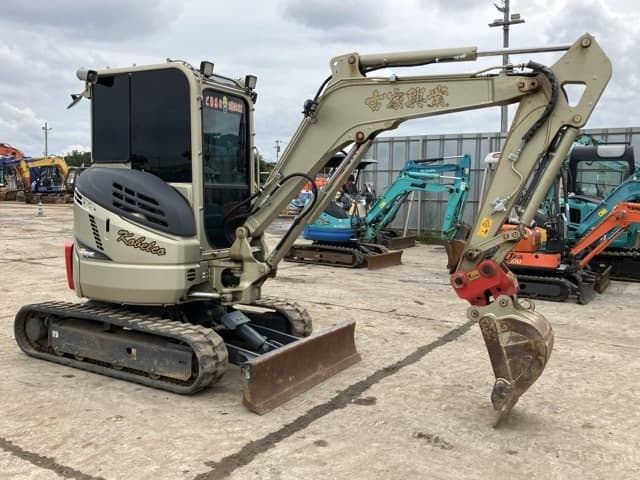 MINI EXCAVATOR — Auction (lot 8451-322)