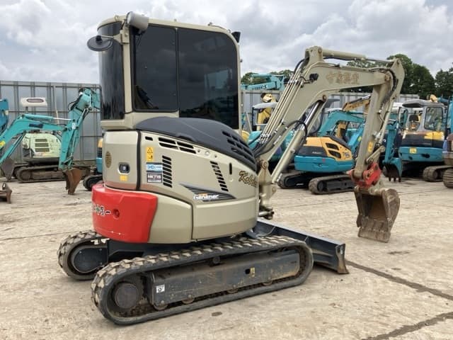 MINI EXCAVATOR — Auction (lot 8451-322)