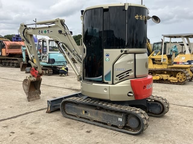 MINI EXCAVATOR — Auction (lot 8451-322)