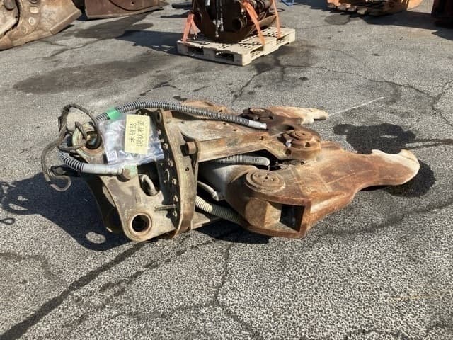Crusher — Auction (lot 8451-3220)