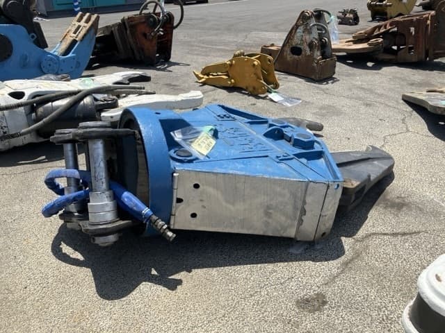 Cutter — Auction (lot 8451-3222)