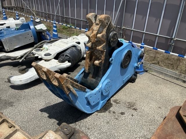 Crusher — Auction (lot 8451-3224)