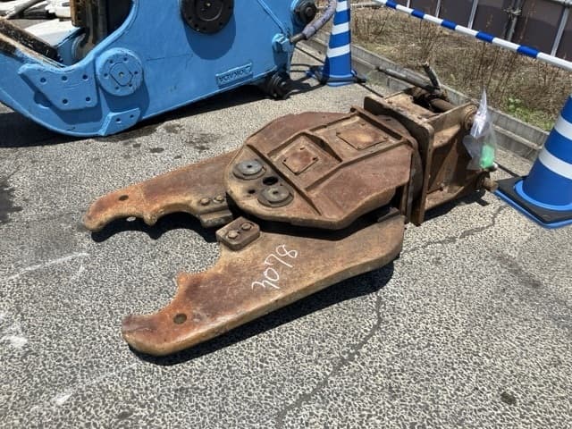 Crusher — Auction (lot 8451-3225)