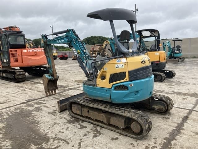 MINI EXCAVATOR — Auction (lot 8451-324)