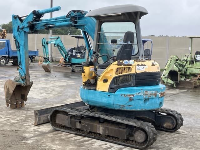 MINI EXCAVATOR — Auction (lot 8451-327)