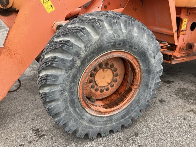 WHEEL LOADER — Auction (lot 8451-330)