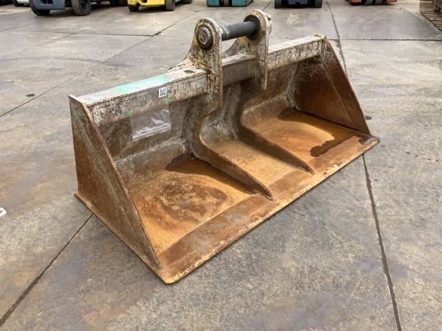 Bucket — Auction (lot 8451-33002)