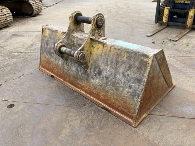 Bucket — Auction (lot 8451-33002)