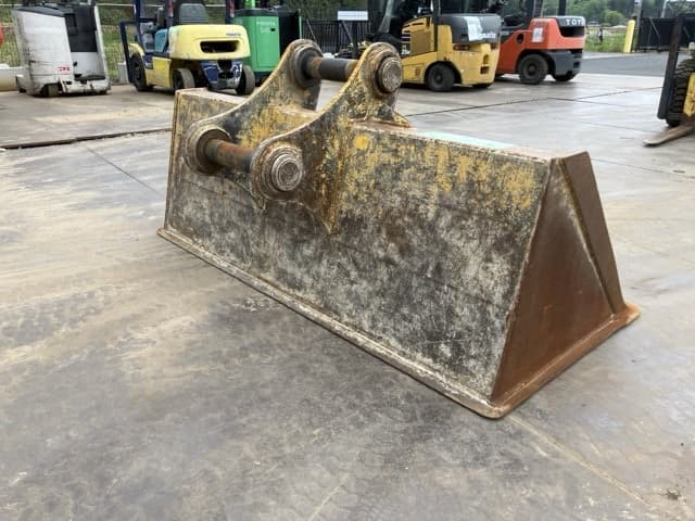 Bucket — Auction (lot 8451-33004)