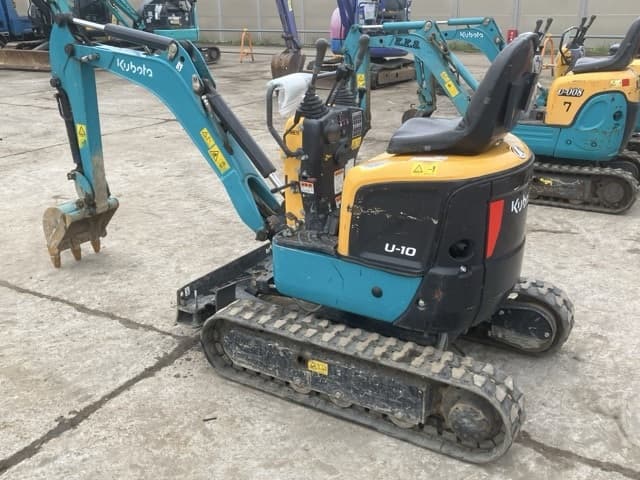MINI EXCAVATOR — Auction (lot 8451-333)