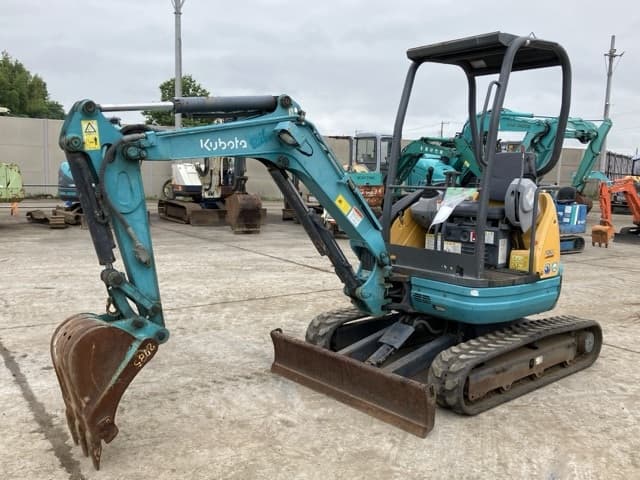 MINI EXCAVATOR — Auction (lot 8451-347)